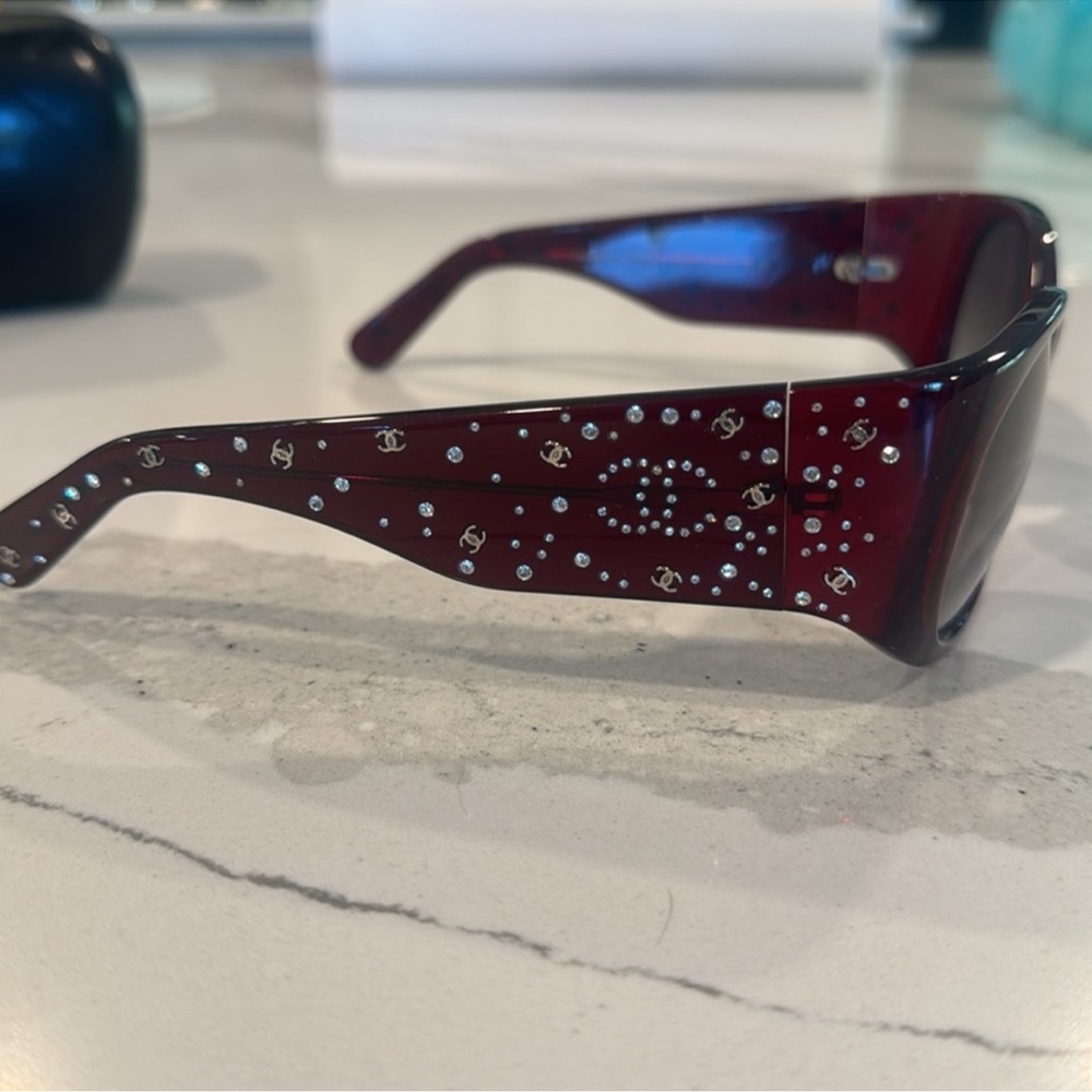 🍒CHANEL SWAROVSKI SUNGLASSES  WITH CRYSTAL - Picture 6 of 10